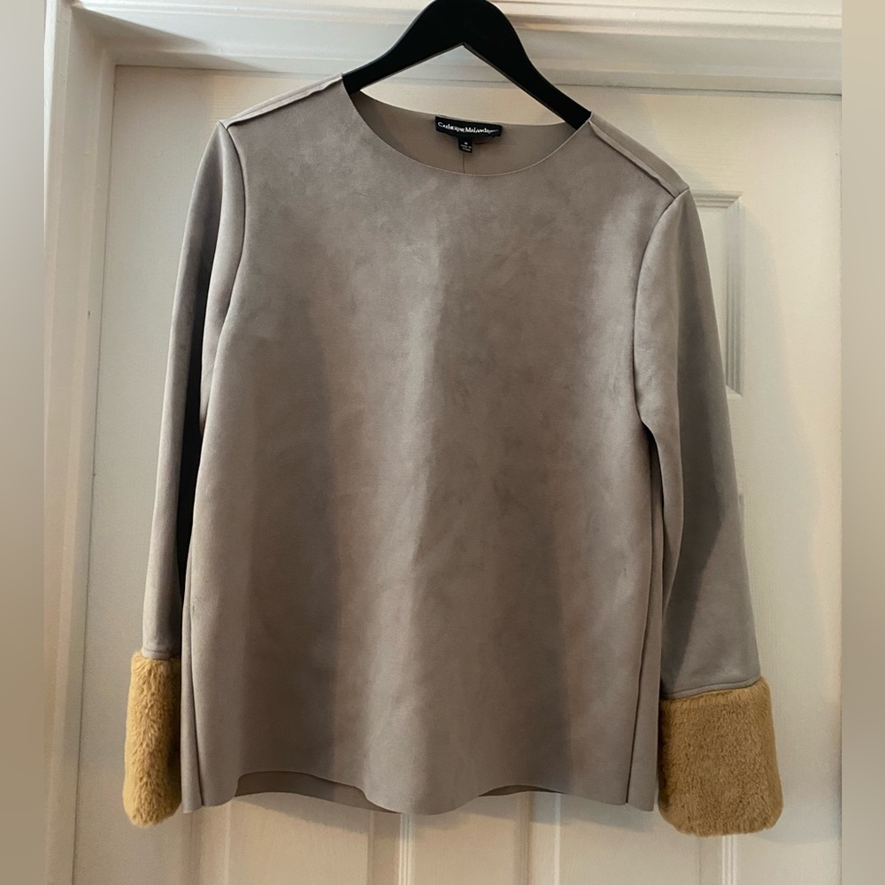 Catherine Malandrino..Gray Faux-Suede Blouse.  Tan Faux-Fur Cuffs.NWT.Medium.